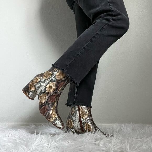 Chinese Laundry Davinna Snakeskin Booties Size 8 - Picture 10 of 10